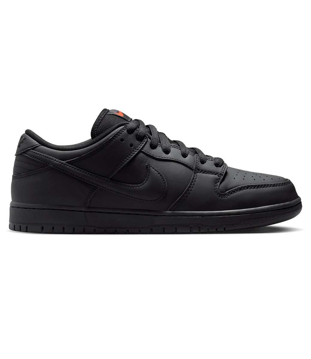 NIKE SB Dunk Low Pro - Black