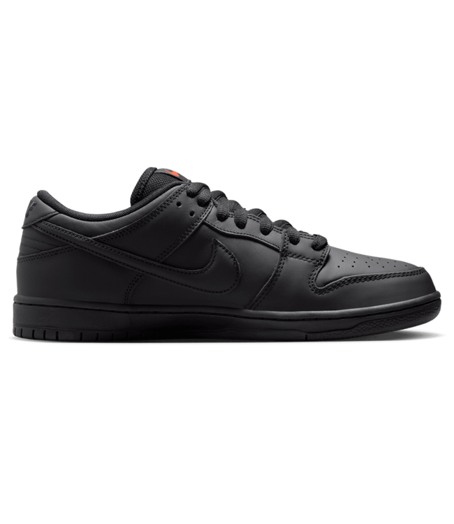 NIKE SB Dunk Low Pro - Black
