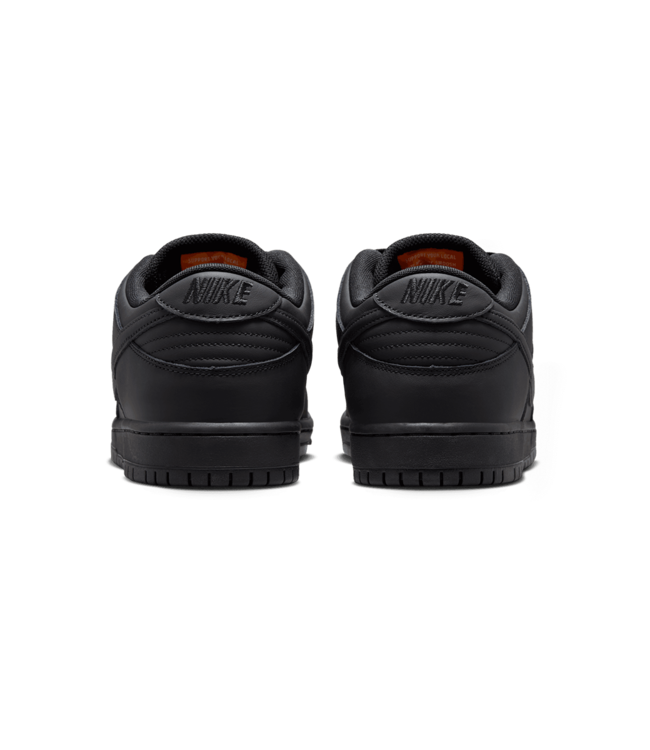 NIKE SB Dunk Low Pro - Black
