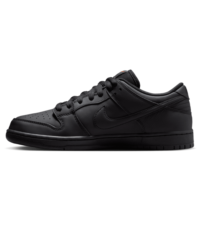 NIKE SB Dunk Low Pro - Black