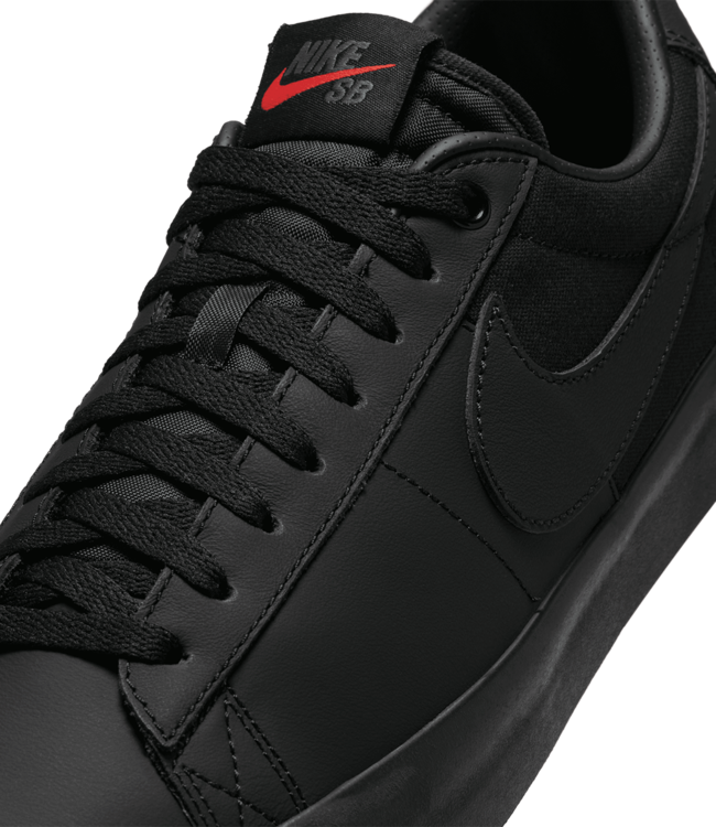 NIKE SB Blazer Low Pro Gt - Black/Black-Black-Black