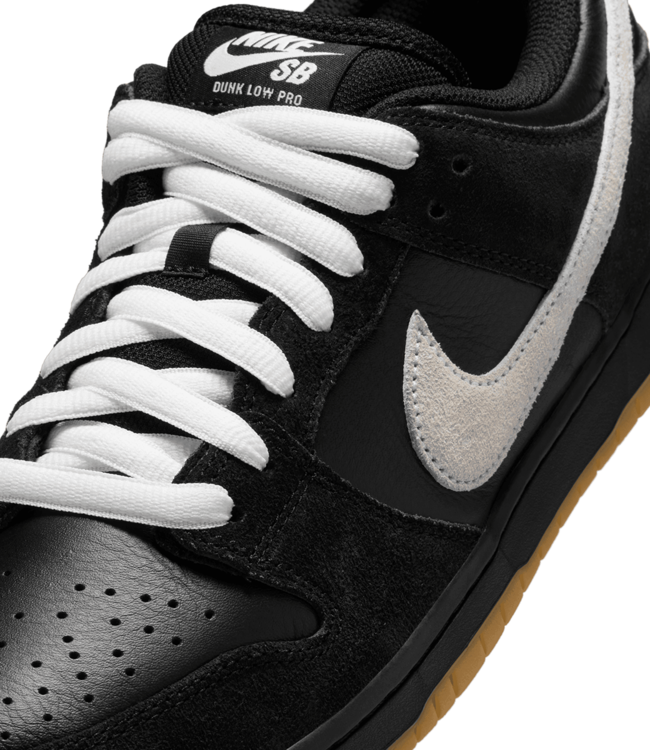 NIKE SB Dunk Low Pro - Black/White-Black-Gum Lig