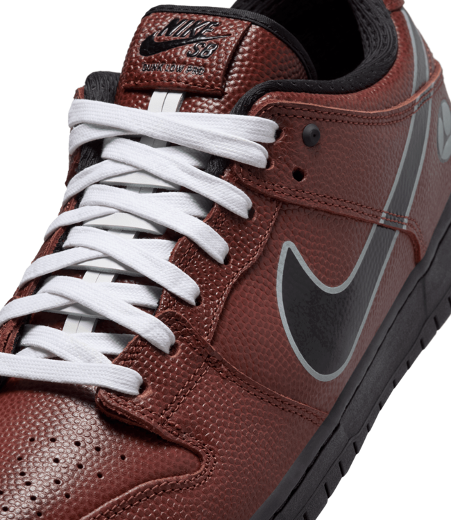 NIKE SB Dunk Low Pro x Limosine Skateboards