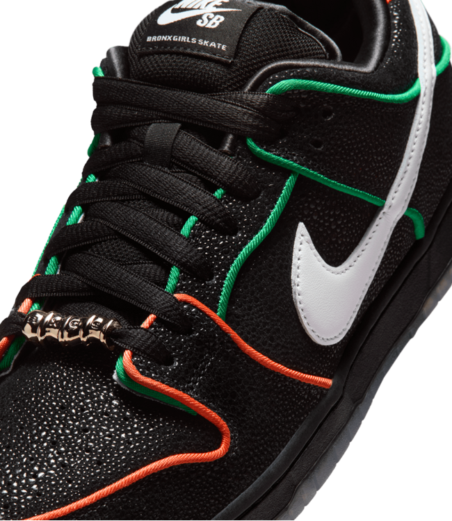 NIKE SB Dunk Low Pro - Bronx Girls Skate