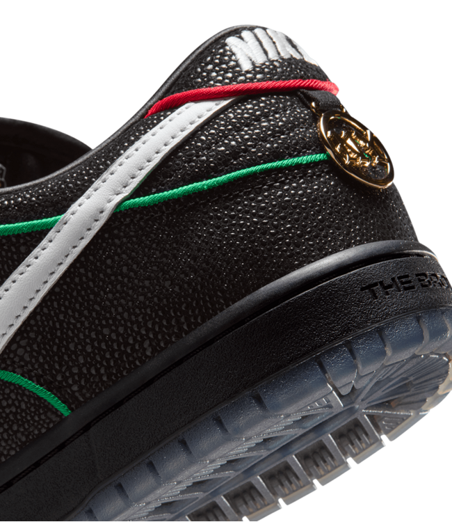 NIKE SB Dunk Low Pro - Bronx Girls Skate