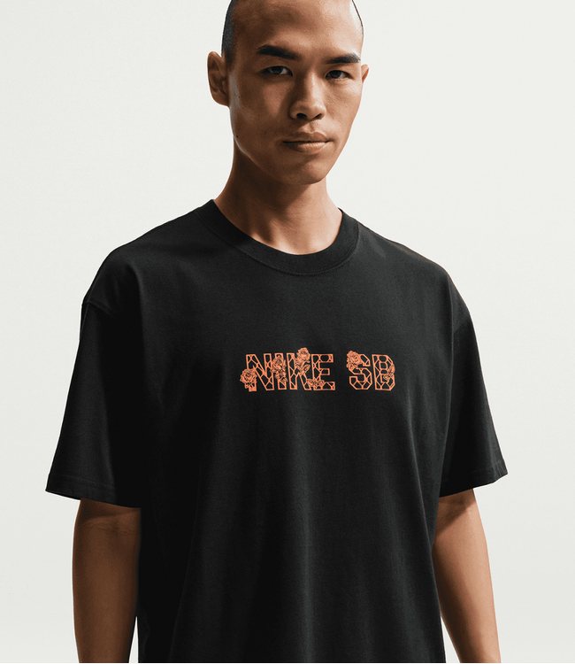 NIKE SB Club 58 Varsity Tee - Black