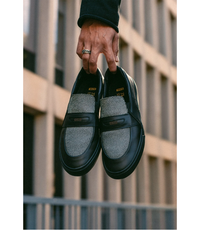 GLOBE Liaizon - Black/Stingray