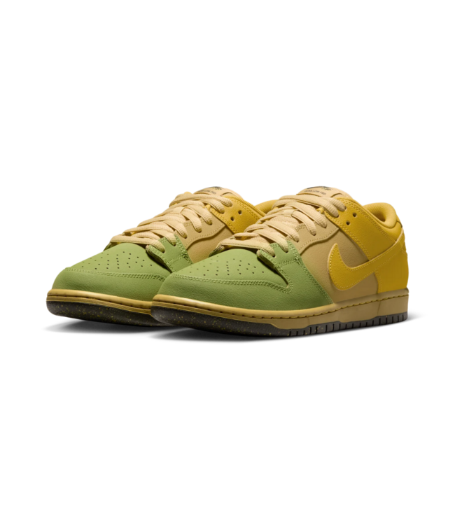 NIKE SB Dunk Low Pro - Saffron Quartz/Saffron Qu