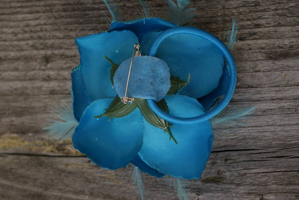 Turquoise bloem corsage