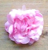 Licht rose bloem corsage