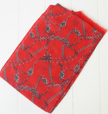Rode sjaal met kettingprint