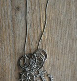 Zilverkleurige ketting met ankers