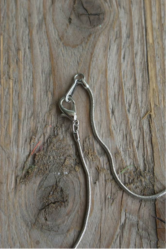 Zilverkleurige ketting met ankers