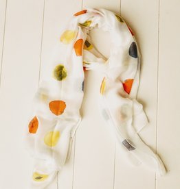 Sjaal met gekleurde balletjes