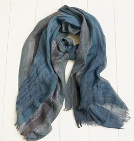 Donker blauwe sjaal