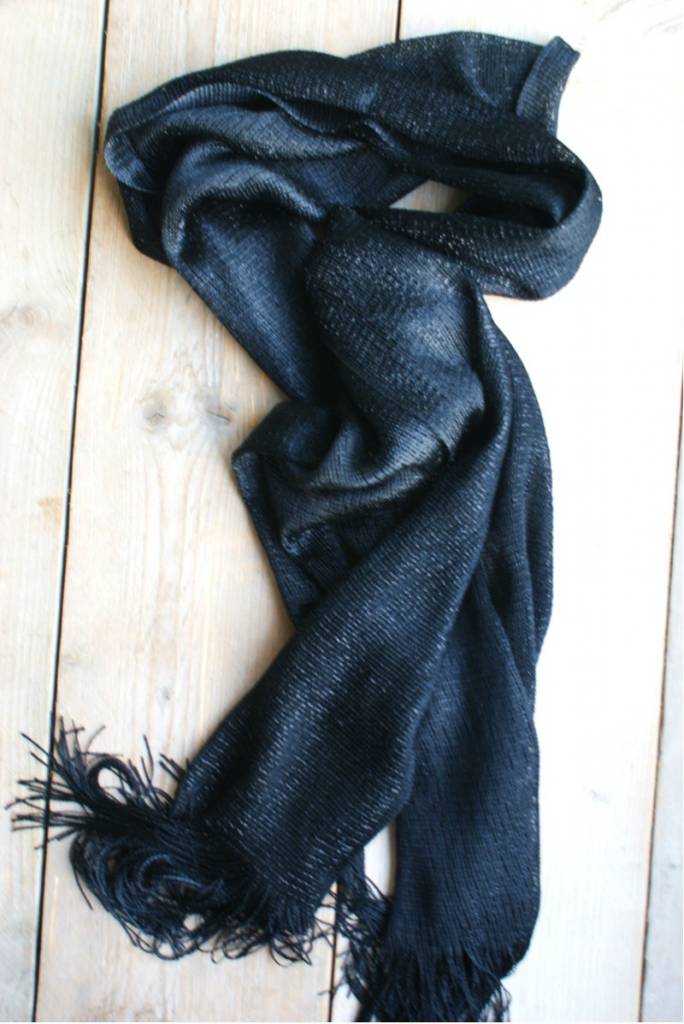 Zwarte gehaakte sjaal