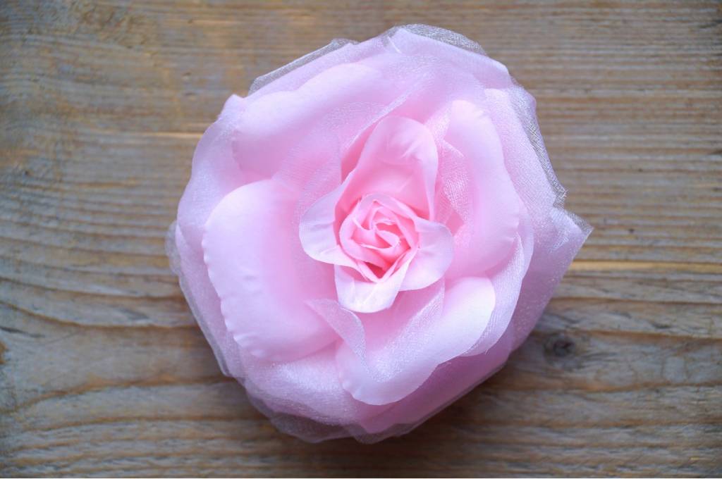 Licht roze corsage