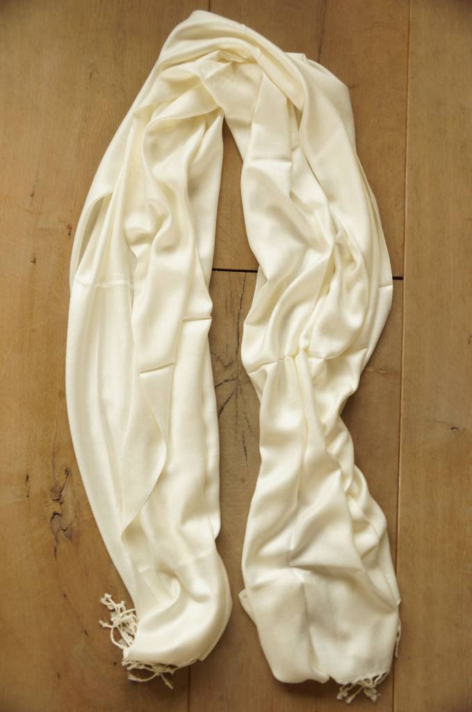 Witte pashminasjaal