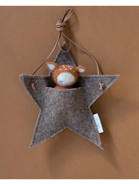 Studio Motane Fawn with star pocket - cinnamon