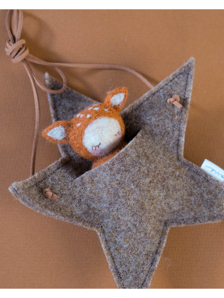 Studio Motane Fawn with star pocket - cinnamon