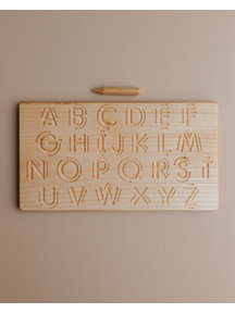 Spelenderwijs leren Houten alfabet traceerbord - hoofdletters