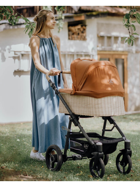 Naturkind Kinderwagen Lux Evo blue flowered - onderstel inclusief gevlochten reiswieg