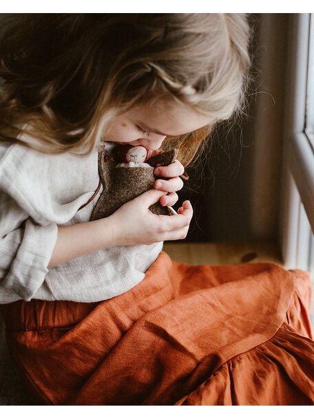 Studio Motane Toadstool baby with brown star pocket