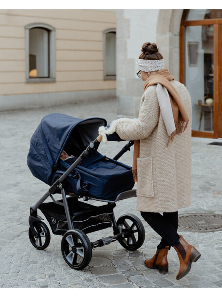 Naturkind Kinderwagen Varius Pro dark blue - basis model inclusief reiswieg