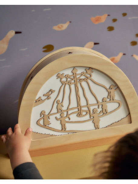 De Noest Silhouet - dans rond de meiboom