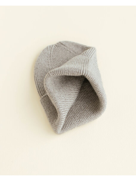 Hvid Ribbeanie newborn Fonzie - pebble