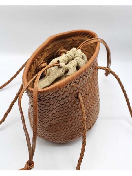 Sook Handgeweven leren bucket bag Carmel - caramel