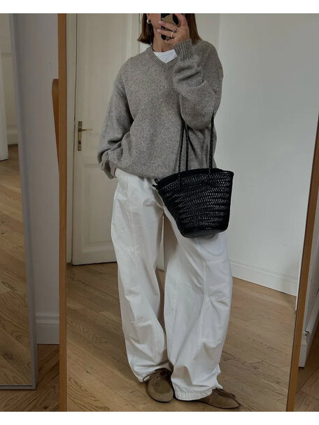 Sook Handgeweven leren bucket bag  Carmel - zwart
