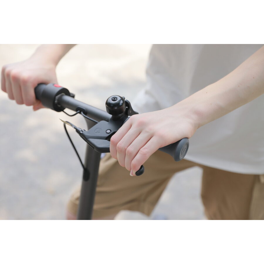 Ninebot eKickScooter ZING C15E Powered by Segway E-Step - Neon/Sfeerverlichting - Vanaf 10 Jaar - Maximum Snelheid 16km/u - Actieradius tot 20km - Zwart/Rood-7