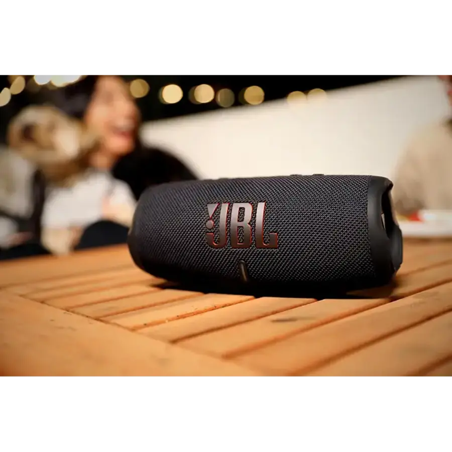 JBL Charge 5 Zwart Draagbare Bluetooth Luidspreker met JBL Original Pro Sound, 40W Vermogen, IP67 Water- en Stofbestendigheid, PartyBoost, Ingebouwde Powerbank, Bluetooth 5.1 en Tot 20 Uur Batterijduur voor Thuis, Reizen en Buitenactiviteiten-7