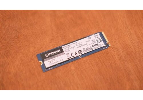 Kingston NV1 SNVS/1000G – 1TB M.2 NVMe SSD – PCIe 3.0 x4 – 2100MB/s 
