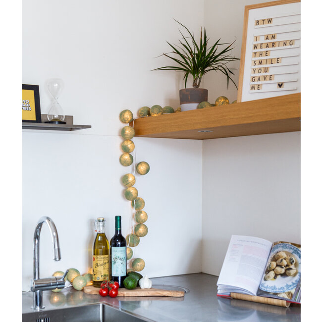 Inspiration | Küche | Mix & Match String Light Sage Green