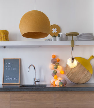 Cotton Ball Lights Inspiratie | Keuken | Mustard Hanglamp Drie Kwart