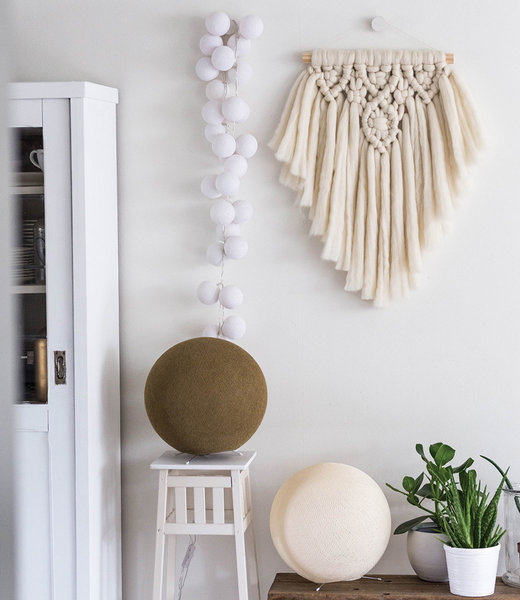 COTTON BALL LIGHTS Inspiration | Wohnzimmer | Shell Caffe Latte Standing Lamp Regular White String Light