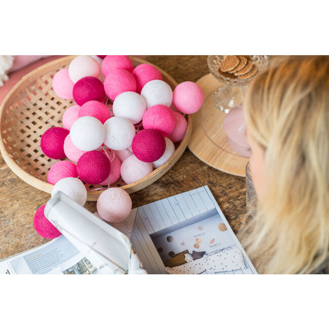 Inspiration | Living Room | Regular Pink String Light