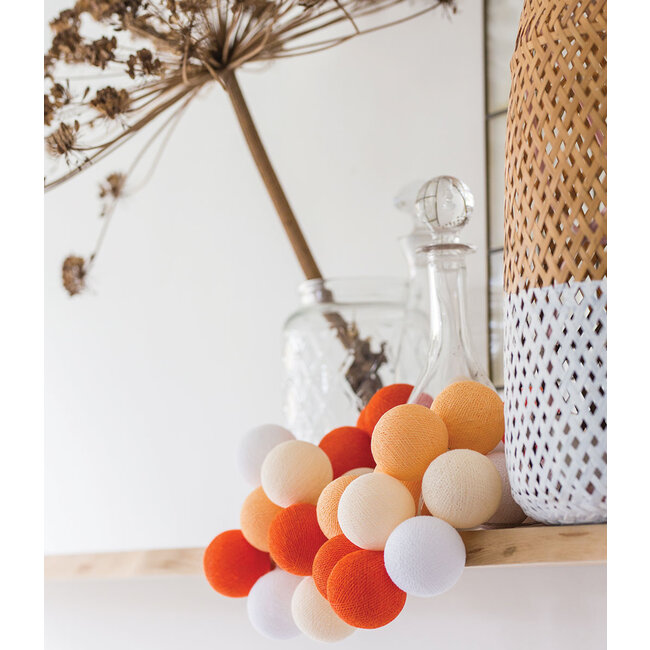 Inspiration | Wohnzimmer | Regular Orange String Light