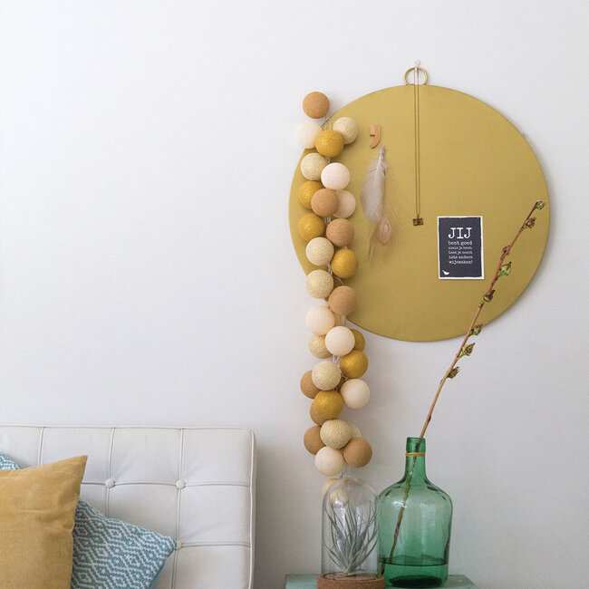 COTTON BALL LIGHTS Inspiratie | Woonkamer | Sparkling Gold Mix Lichtslinger