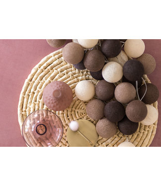 Cotton Ball Lights Inspiratie | Woonkamer | Regular Brown Lichtslinger