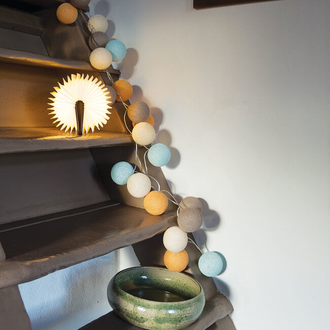 LEDR Inspiration | Wohnzimmer | Book Lamp Beach String Light