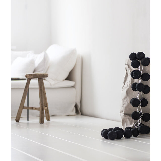 Inspiration | Living Room | Regular Black String Light 4