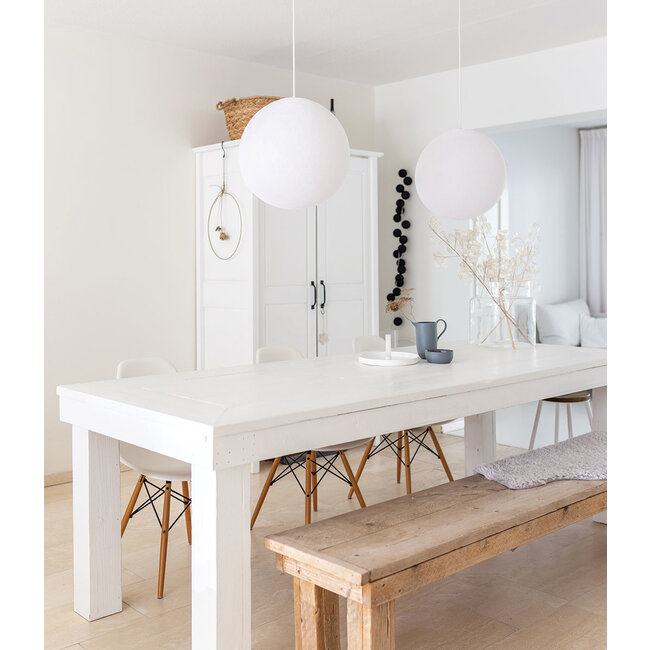 Inspiration | Wohnzimmer | White Hanging Lamp