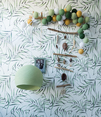 Cotton Ball Lights Inspiratie | Woonkamer | Powder Green Driekwart Hanglamp Mix & Match Lichtslinger