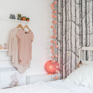 COTTON BALL LIGHTS Inspiration | Wohnzimmer | Mix & Match Pale Pink Standing Lamp Dirty Rose