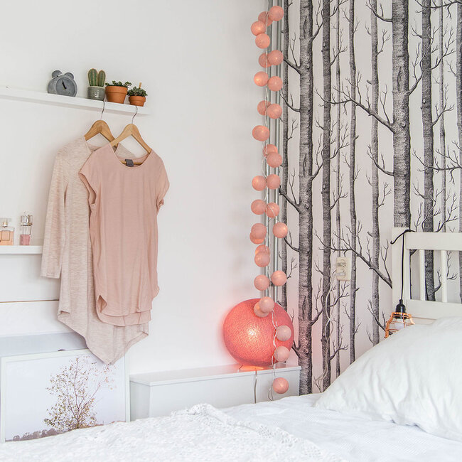 COTTON BALL LIGHTS Inspiration | Wohnzimmer | Mix & Match Pale Pink Standing Lamp Dirty Rose