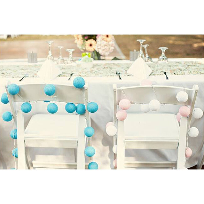Inspiration | Party | Mix & Match String Light Blue Pink Wedding