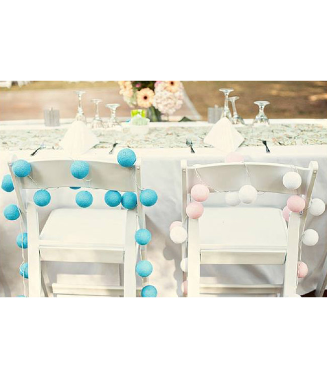 Inspiration | Party | Mix & Match String Light Blue Pink Wedding